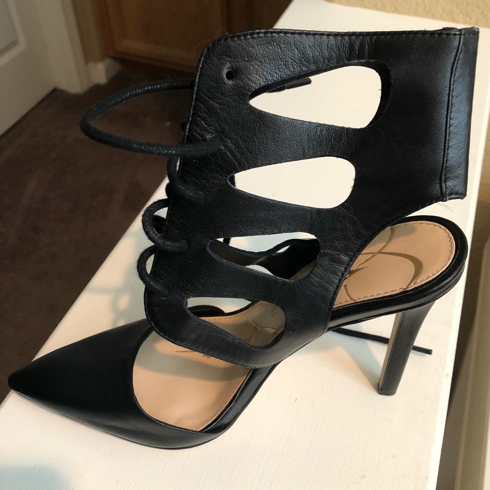 Jessica Simpson tie up heels